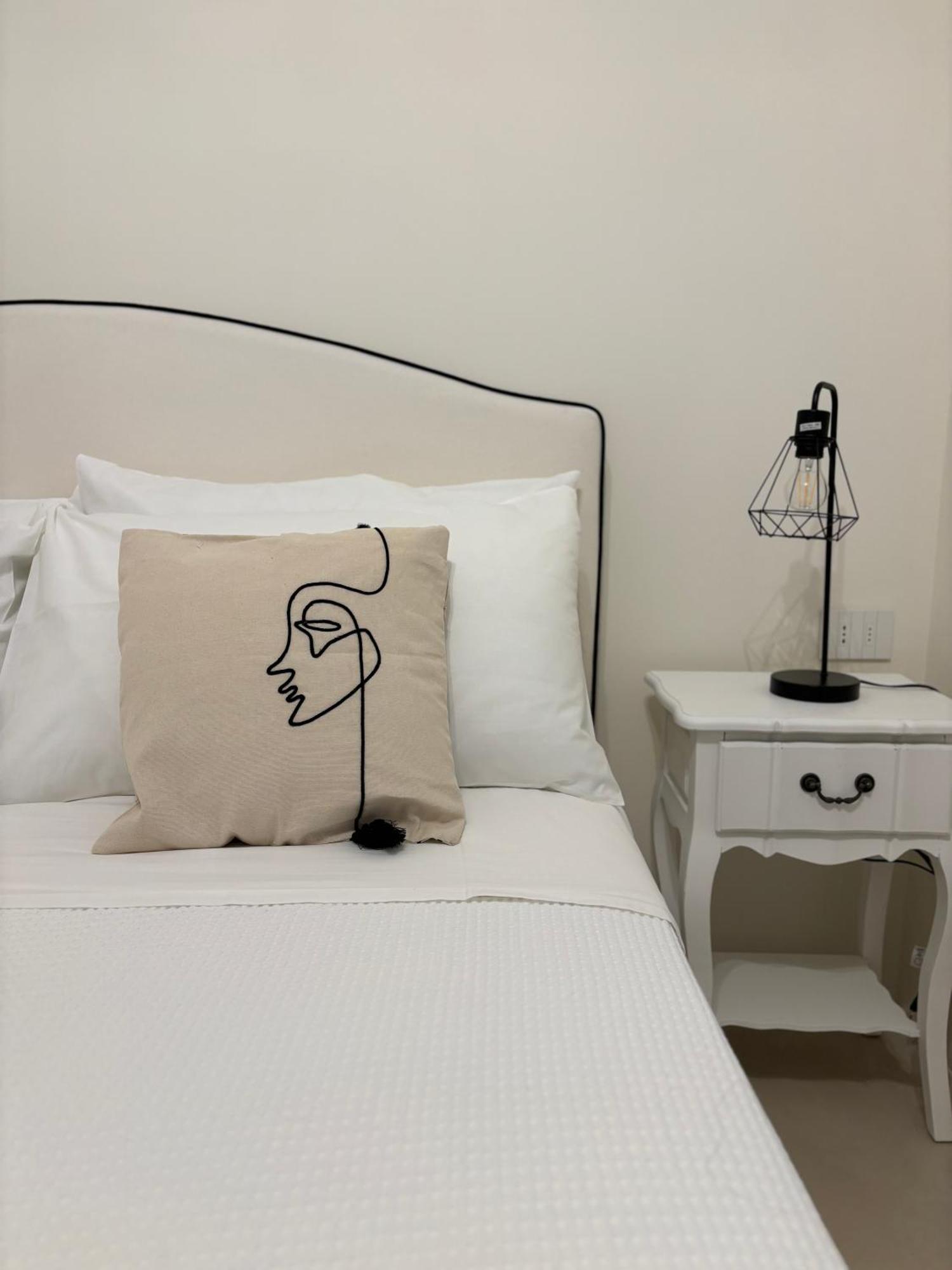 לצ'ה Alora Boutique Suites מראה חיצוני תמונה